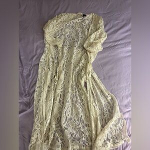 Long, cream kimono. Long sleeve. Size 2X